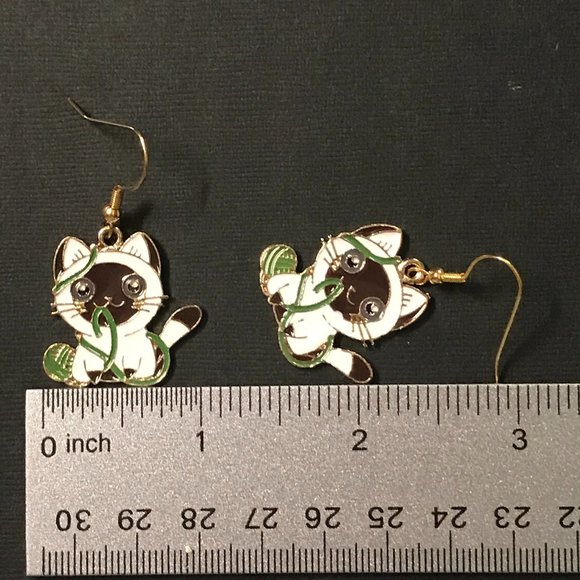 Siamese Cat Playing with Ball of Yarn Gold Tone Pierced Earrings - Picture 2 of 3